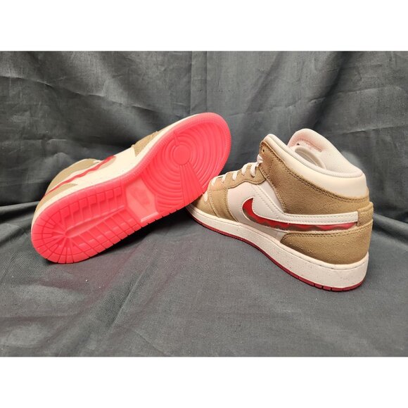 Nike Air Jordan 1 Mid SE (GS) Peanut Butter and Jelly Girls Size 5 NEW NO BOX - Picture 2 of 11